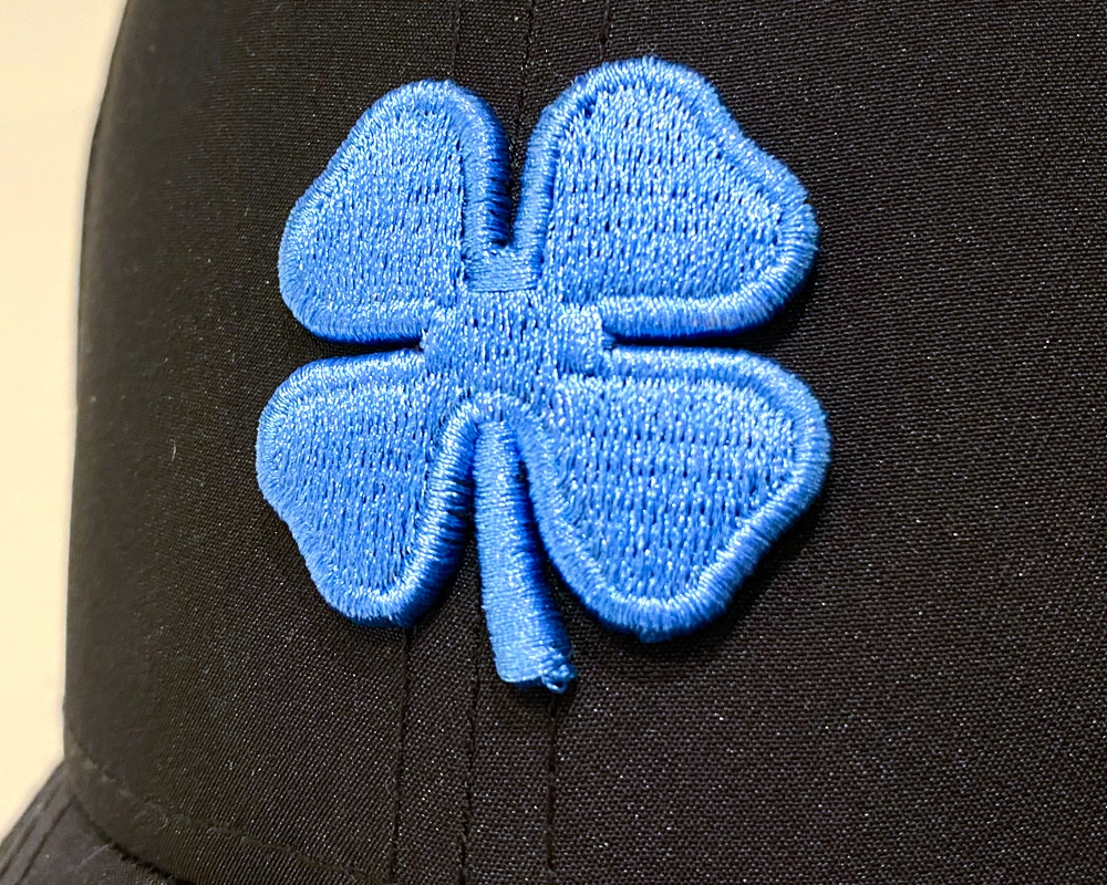 Black Clover Negro Trébol Azul Cielo