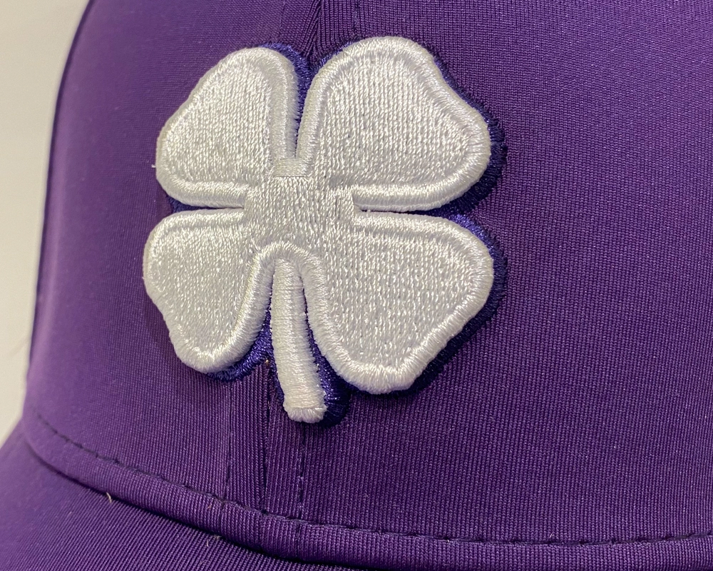 Black Clover Morada Trébol Blanco