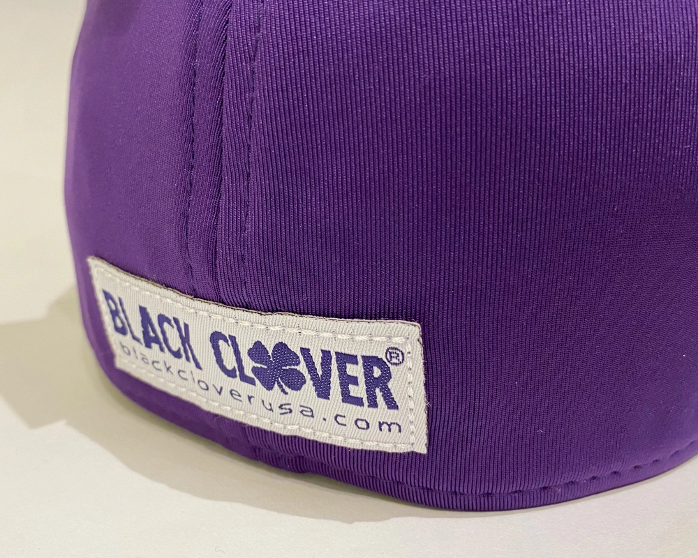 Black Clover Morada Trébol Blanco